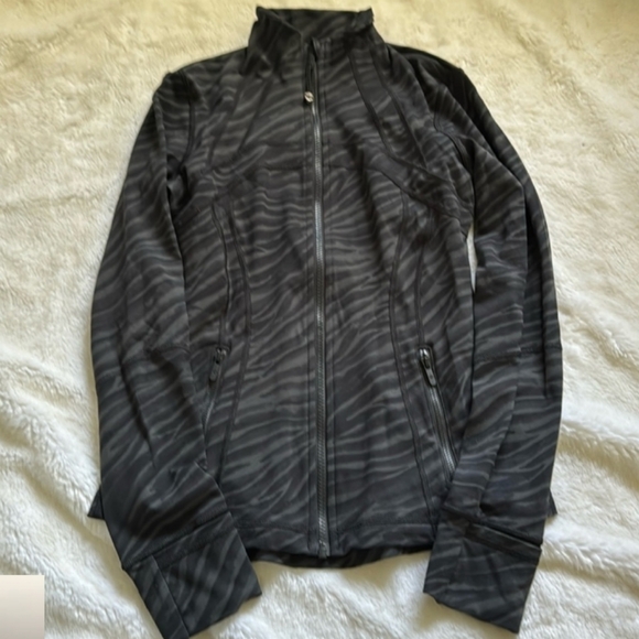 lululemon athletica Jackets & Blazers - NWOT !!  🍋 LULULEMON Define Jacket Black grey size 6